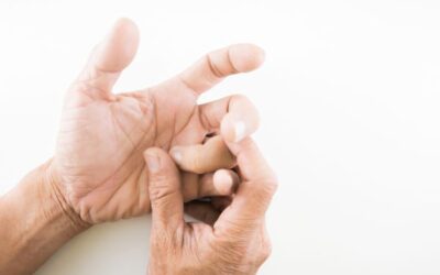 Doigt à ressaut : Doigt qui se bloque : quelles sont les causes possibles ?