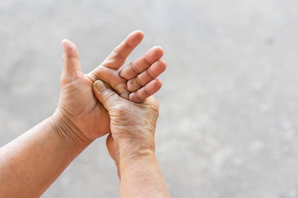 Tendinite de De Quervain qui ne guérit pas : Que faire ensuite ?